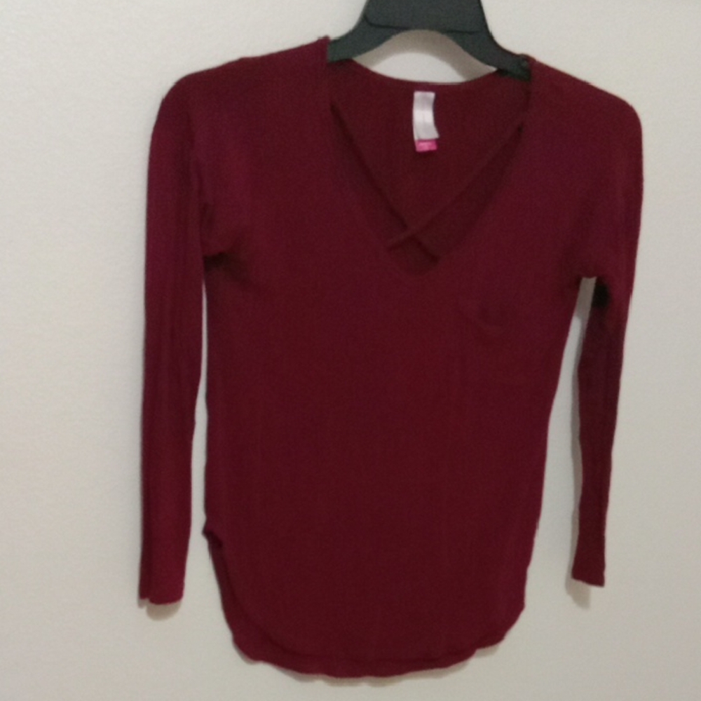 No Boundaries Maroon V-Neck Top